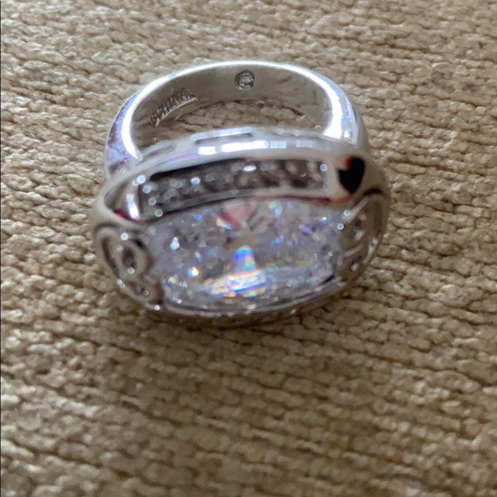 Ring - Picture 3 of 3